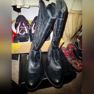 Wide width plus size cowboy boots